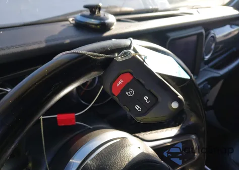 2020 Jeep Wrangler Unlimited Sahara Altitude 4X4 from USA, damaged, VIN 1C4HJXEG3LW200693